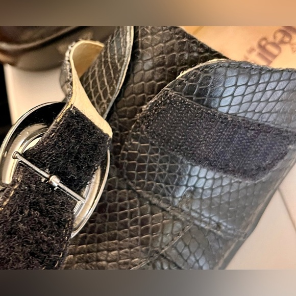 Alegria Black Textured Leather Loafers Silver Buckle Velcro Close 6.5 US 37 EUR - Picture 10 of 17